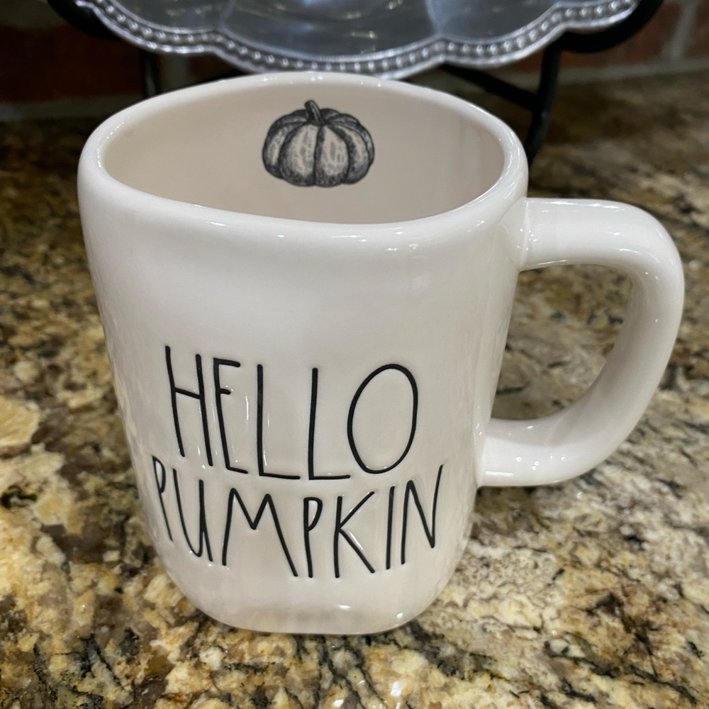 Rae Dunn HELLO PUMPKIN 19.50 oz mug - Brand new!!